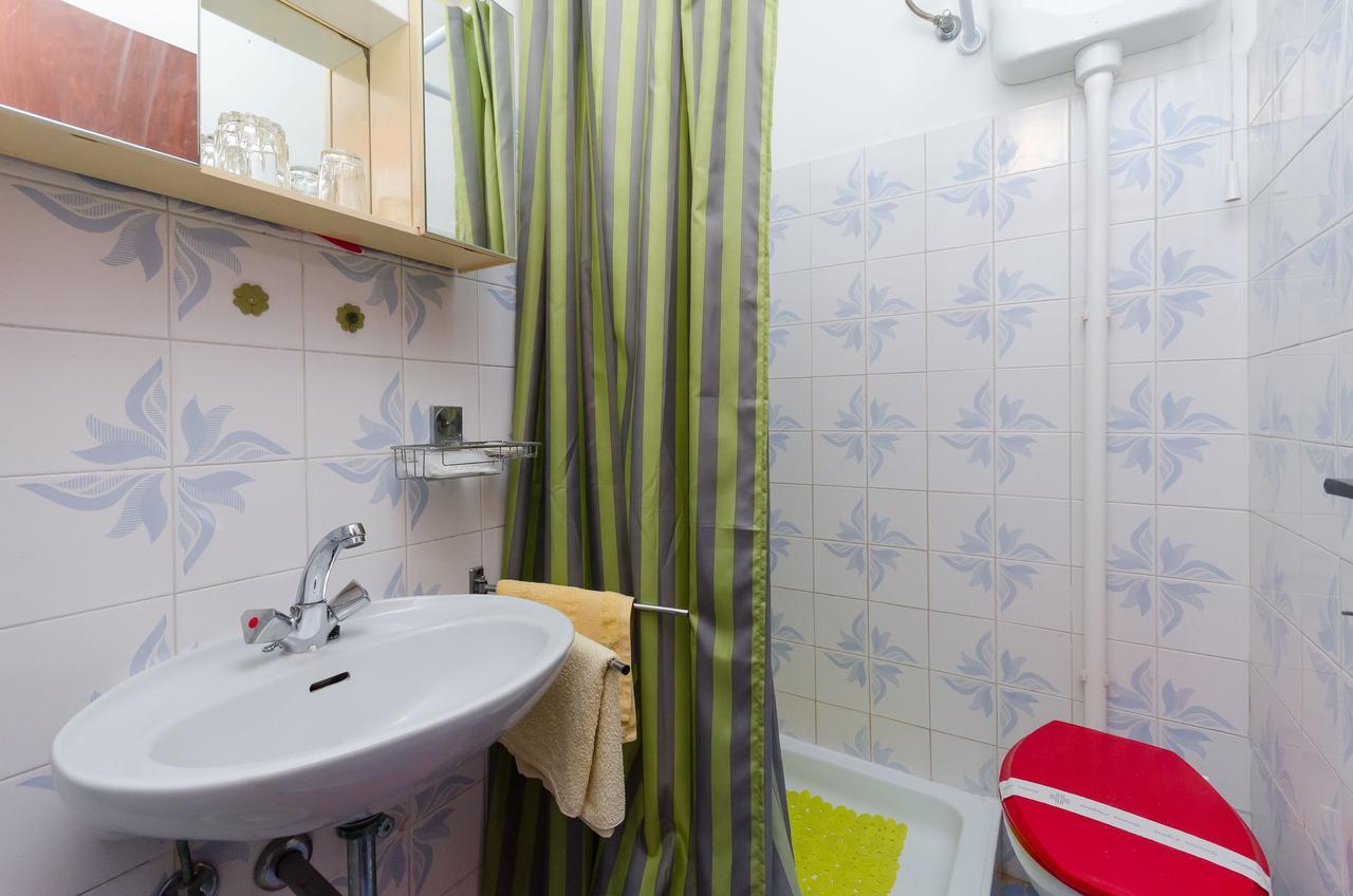 Apartments And Room Luka Klenovica Εξωτερικό φωτογραφία